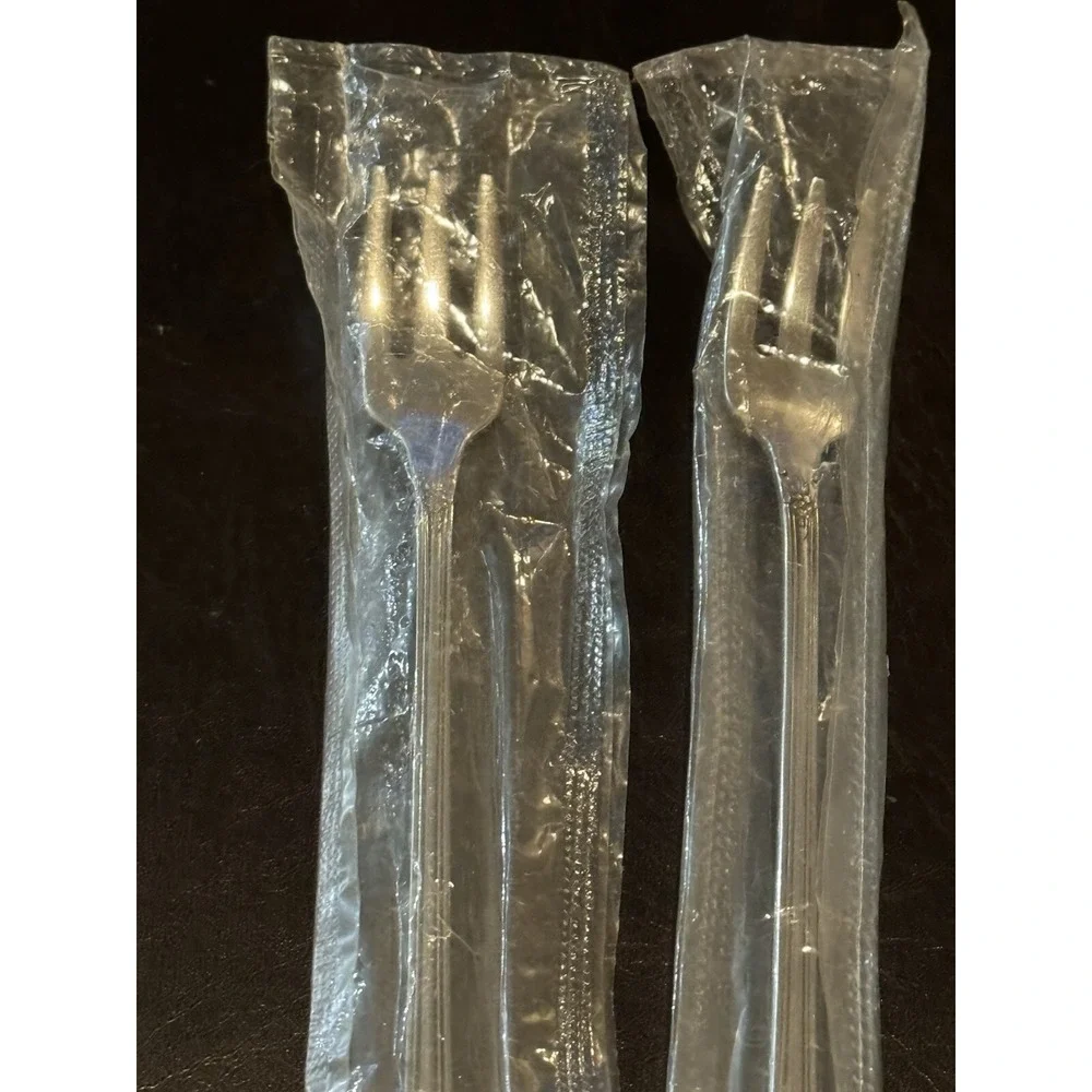 Oneida Kennett Square Distinction‎ Deluxe HH Stainless Cocktail Forks Set Of 7